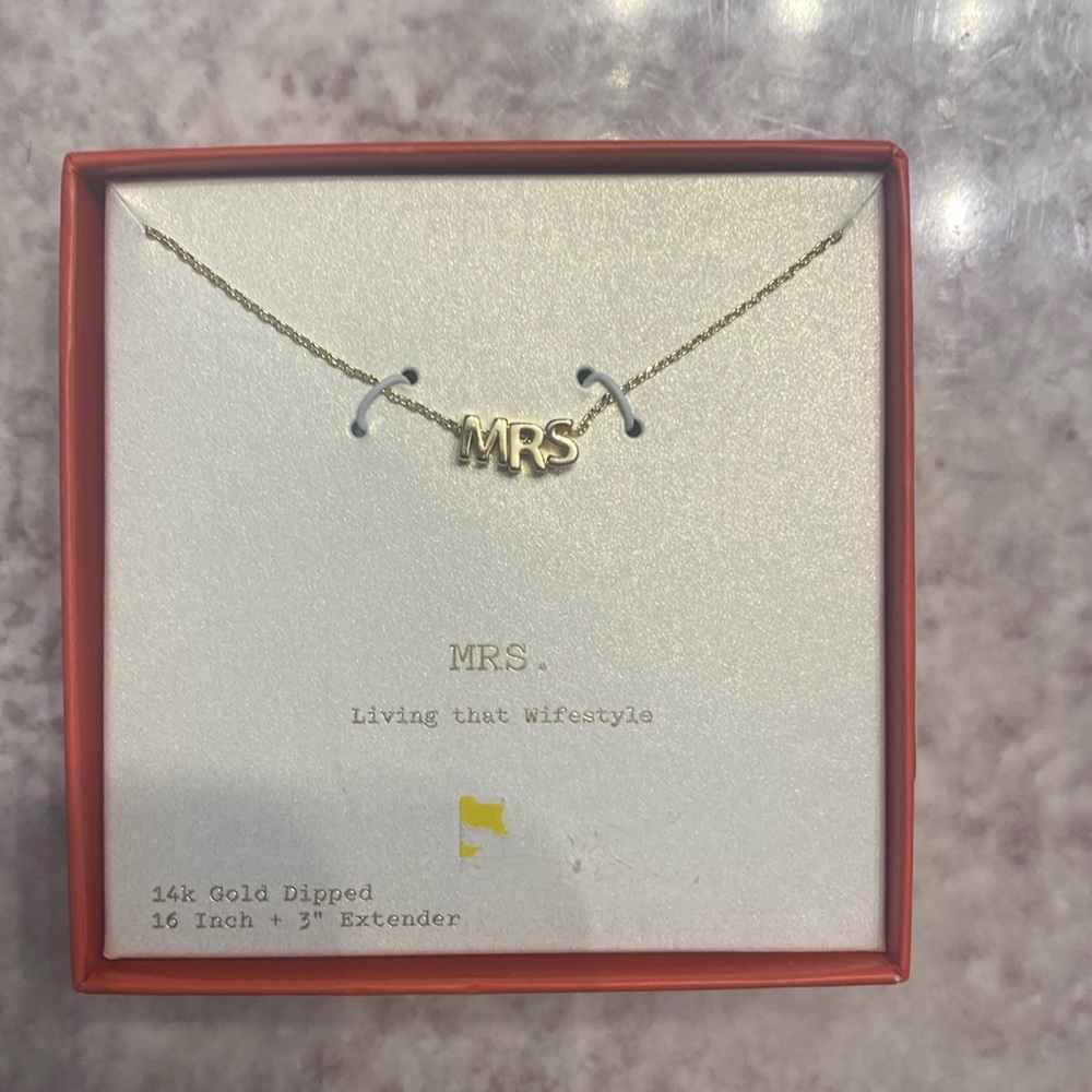 Mrs necklace